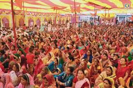 Devotional gathering during Katha session